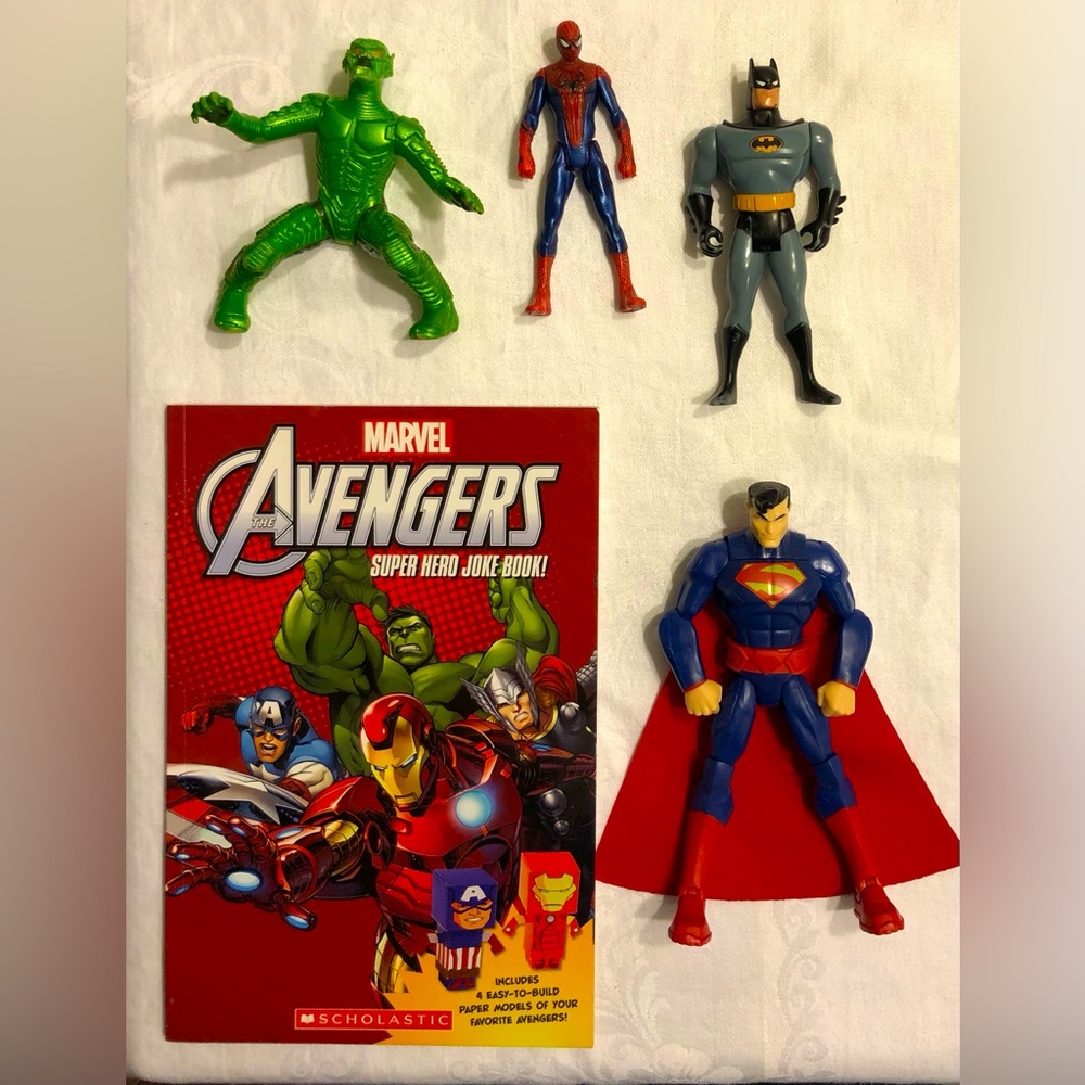 Marvel Avengers Super Heroes Joke Book, Superman, Batman, Spiderman,Green Goblin - Picture 1 of 6